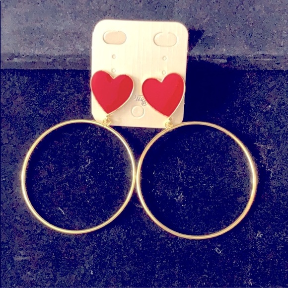 Large Gold hoops with red Acrylic hears hearts NWT - Picture 6 of 7